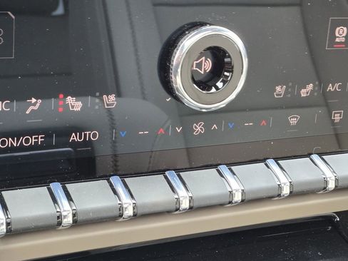 New 2026 GMC Yukon XL Denali AWD/4WD image 31