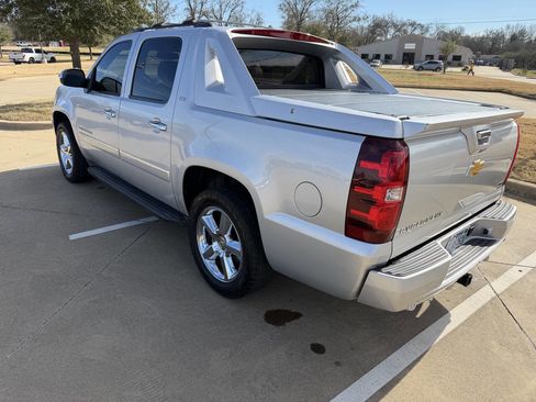 Used 2012 Chevrolet Avalanche LTZ image 6