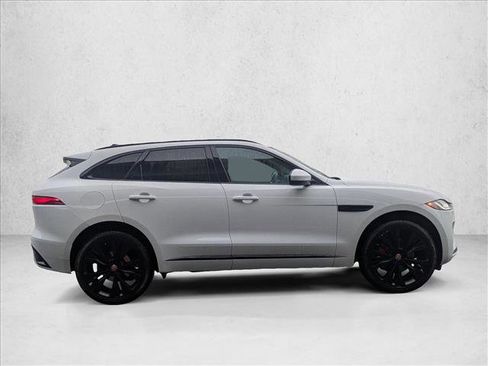 Used 2023 Jaguar F-PACE R-Dynamic S image 4