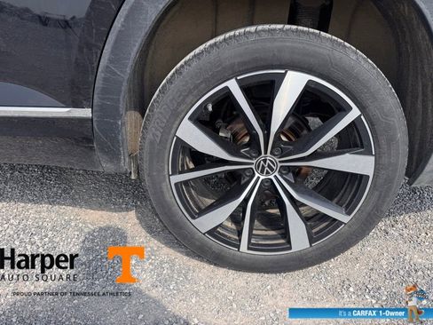 Used 2025 Volkswagen Atlas SEL Premium R-Line image 20