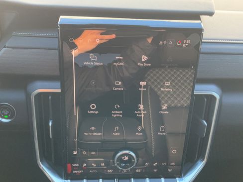 Used 2025 GMC Acadia Denali w/ Super Cruise Package AWD/4WD image 36