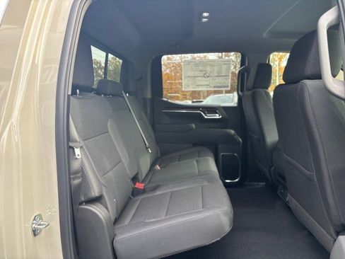 New 2026 GMC Sierra 1500 SLE image 40