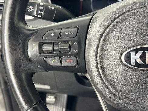 Used 2018 Kia Sorento LX w/ LX V6 Convenience Package image 16