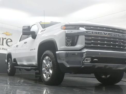 Used 2022 Chevrolet Silverado 2500 LTZ AWD/4WD image 3