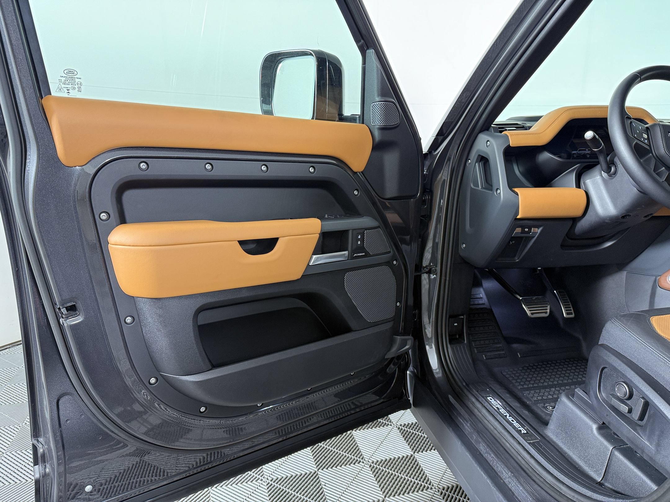 Certified 2024 Land Rover Defender 110 X AWD/4WD image 14