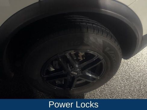 Used 2020 Nissan Rogue Sport S image 15