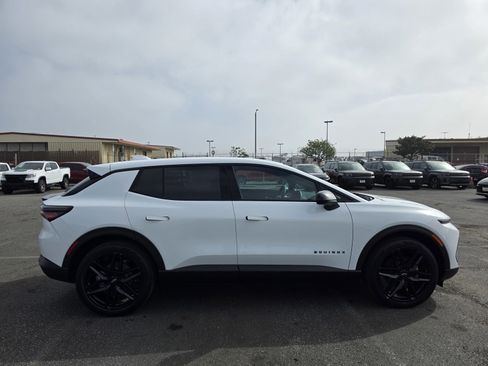 New 2026 Chevrolet Equinox EV LT image 8