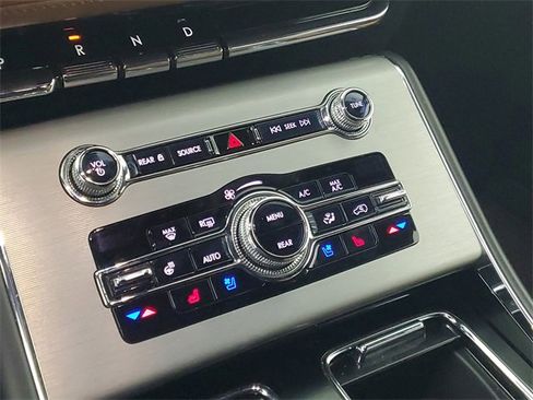 Used 2020 Lincoln Aviator Reserve w/ Elements Package Plus image 24