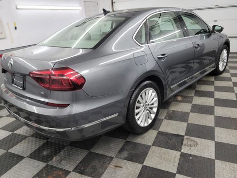 Used 2017 Volkswagen Passat 1.8T SE image 5