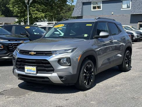 Used 2023 Chevrolet TrailBlazer LT w/ Convenience Package AWD/4WD image 2