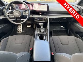 Certified 2025 Hyundai Elantra SEL video 2