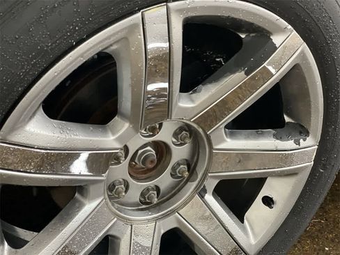 Used 2015 Cadillac Escalade Luxury image 31