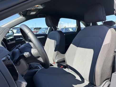 Used 2025 Volkswagen Jetta Sport image 12