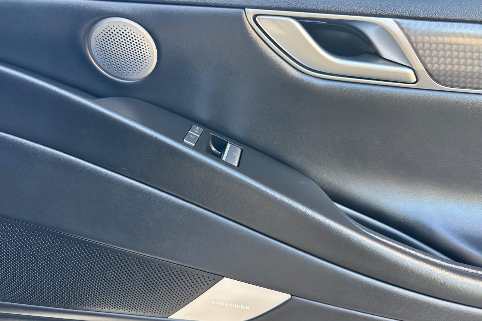 Used 2025 Genesis G80 3.5T Sport AWD/4WD image 19