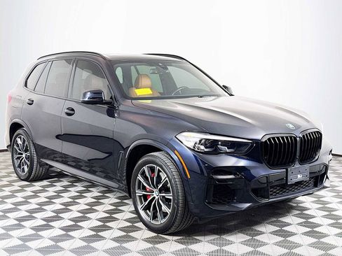 Used 2022 BMW X5 xDrive40i w/ M Sport Package image 3