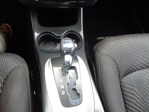 Used 2014 Dodge Journey SXT w/ Flexible Seating Group image 19