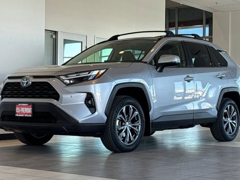 Certified 2022 Toyota RAV4 XLE Premium AWD/4WD image 8