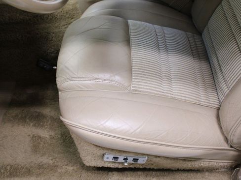 Used 1989 Jeep Grand Wagoneer image 47