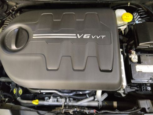 Used 2018 Jeep Cherokee Limited image 30