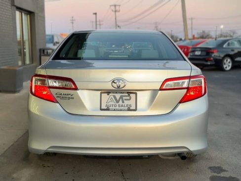 Used 2013 Toyota Camry L image 3