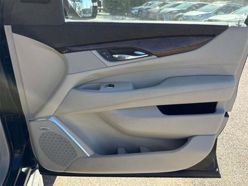Used 2015 Cadillac Escalade ESV Premium image 15