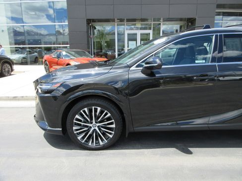 Used 2025 Lexus RX 350 w/ Convenience Package AWD/4WD image 2