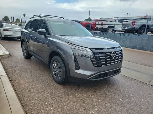 New 2026 Nissan Pathfinder SV image 9