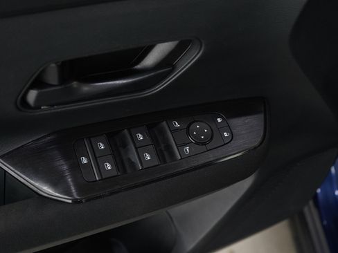 Used 2025 Nissan Kicks S FWD image 19