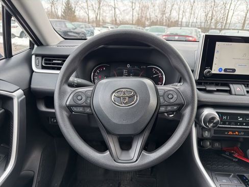 Used 2025 Toyota RAV4 XLE image 12