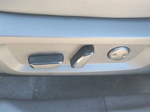 Used 2025 Mitsubishi Outlander SE image 22