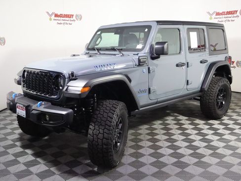 Used 2024 Jeep Wrangler Unlimited AWD/4WD image 16