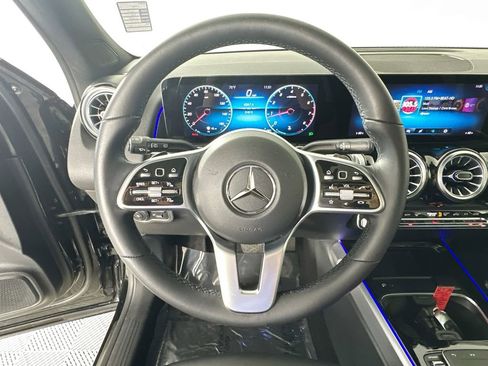 Certified 2022 Mercedes-Benz GLB 250 image 11