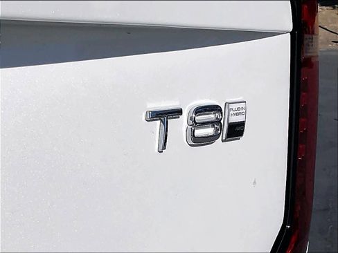 New 2026 Volvo XC90 T8 Plus w/ Protection Package Premier image 26