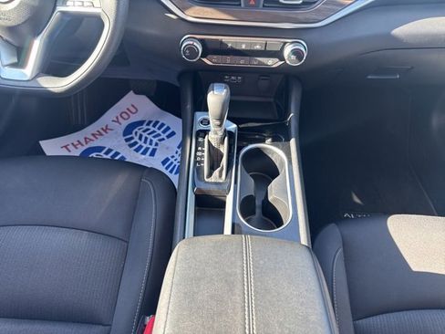 Used 2024 Nissan Altima 2.5 SV image 13