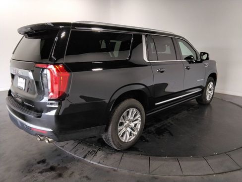 Used 2023 GMC Yukon XL Denali image 6