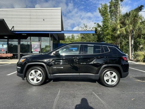 Used 2021 Jeep Compass Latitude image 3