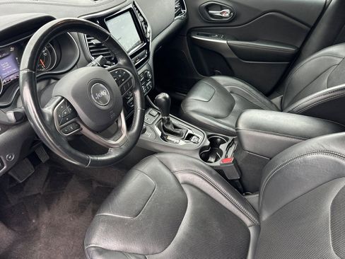 Used 2019 Jeep Cherokee Limited image 10