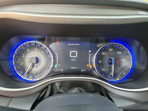 Used 2025 Chrysler Pacifica Select FWD image 31