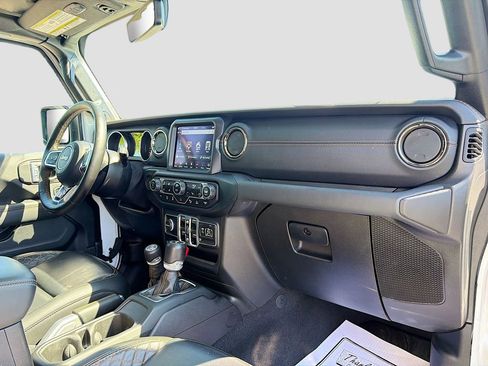 Used 2021 Jeep Gladiator Overland AWD/4WD image 32