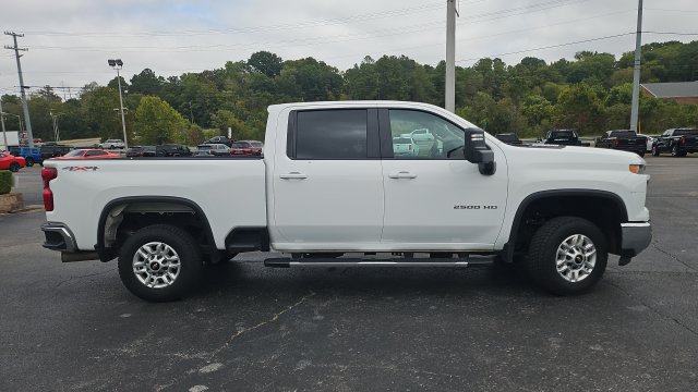 Used 2025 Chevrolet Silverado 2500 LT w/ Convenience Package AWD/4WD image 2