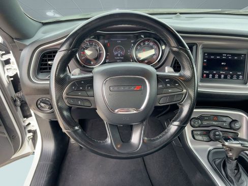 Used 2022 Dodge Challenger GT image 4