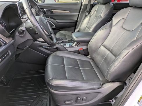 Used 2022 Kia Telluride EX w/ EX Premium Package image 14