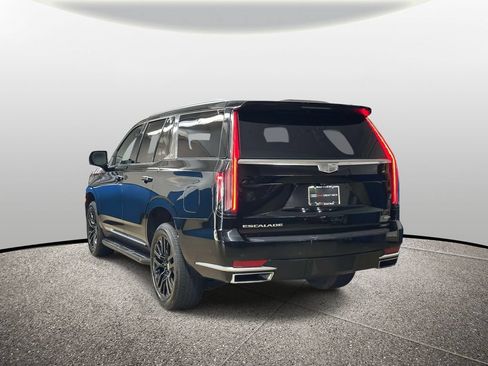 Used 2024 Cadillac Escalade Premium Luxury AWD/4WD image 8