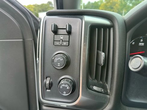 Used 2019 Chevrolet Silverado 1500 LT image 19