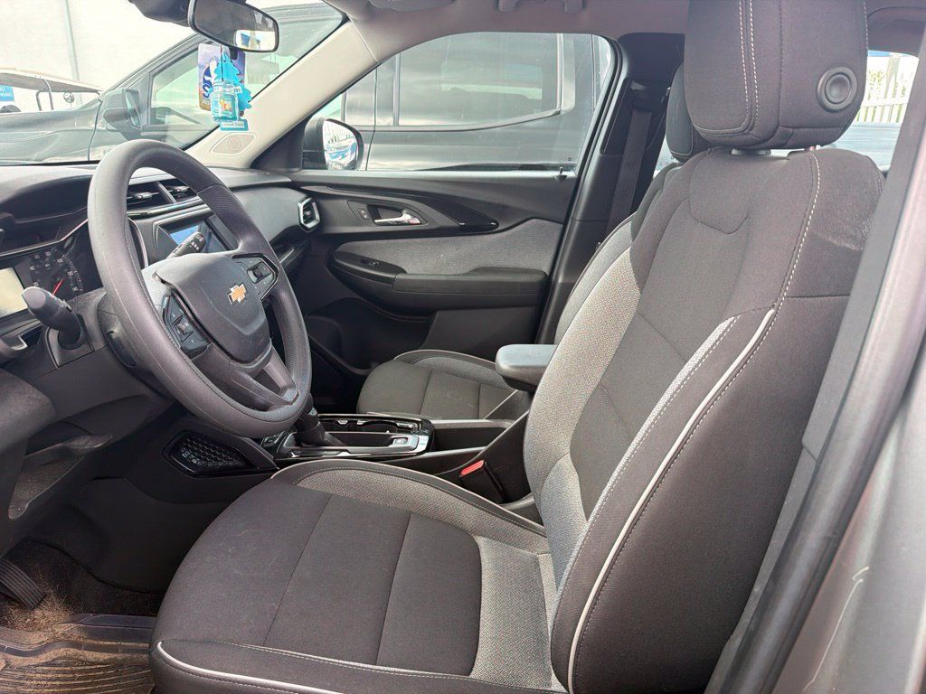 Used 2023 Chevrolet TrailBlazer LS AWD/4WD image 5
