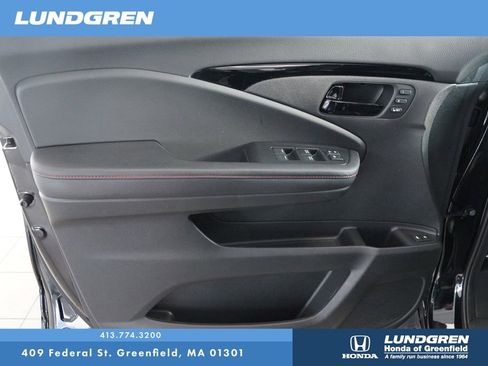 Used 2024 Honda Passport Black Edition image 13