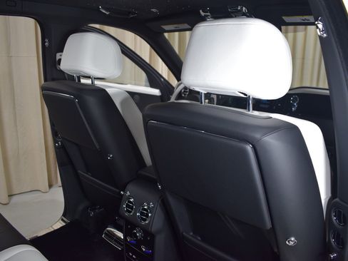 New 2026 Rolls-Royce Cullinan image 20