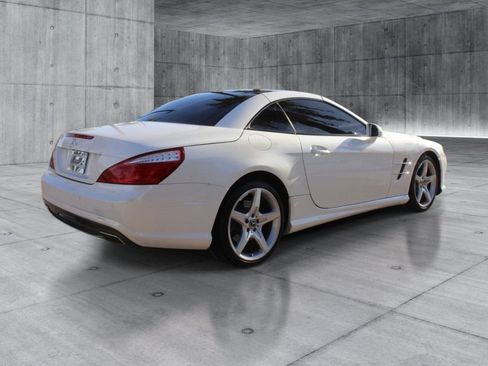 Used 2014 Mercedes-Benz SL 550 w/ Driver Assistance Package image 5