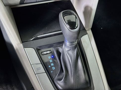 Used 2018 Hyundai Elantra SEL FWD image 24