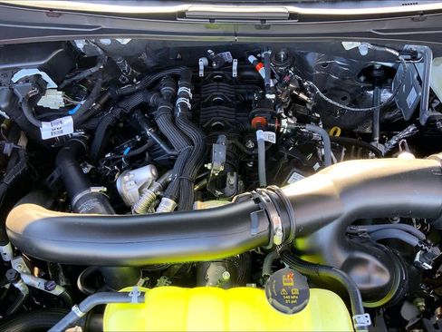 New 2025 Ford Expedition Active image 17